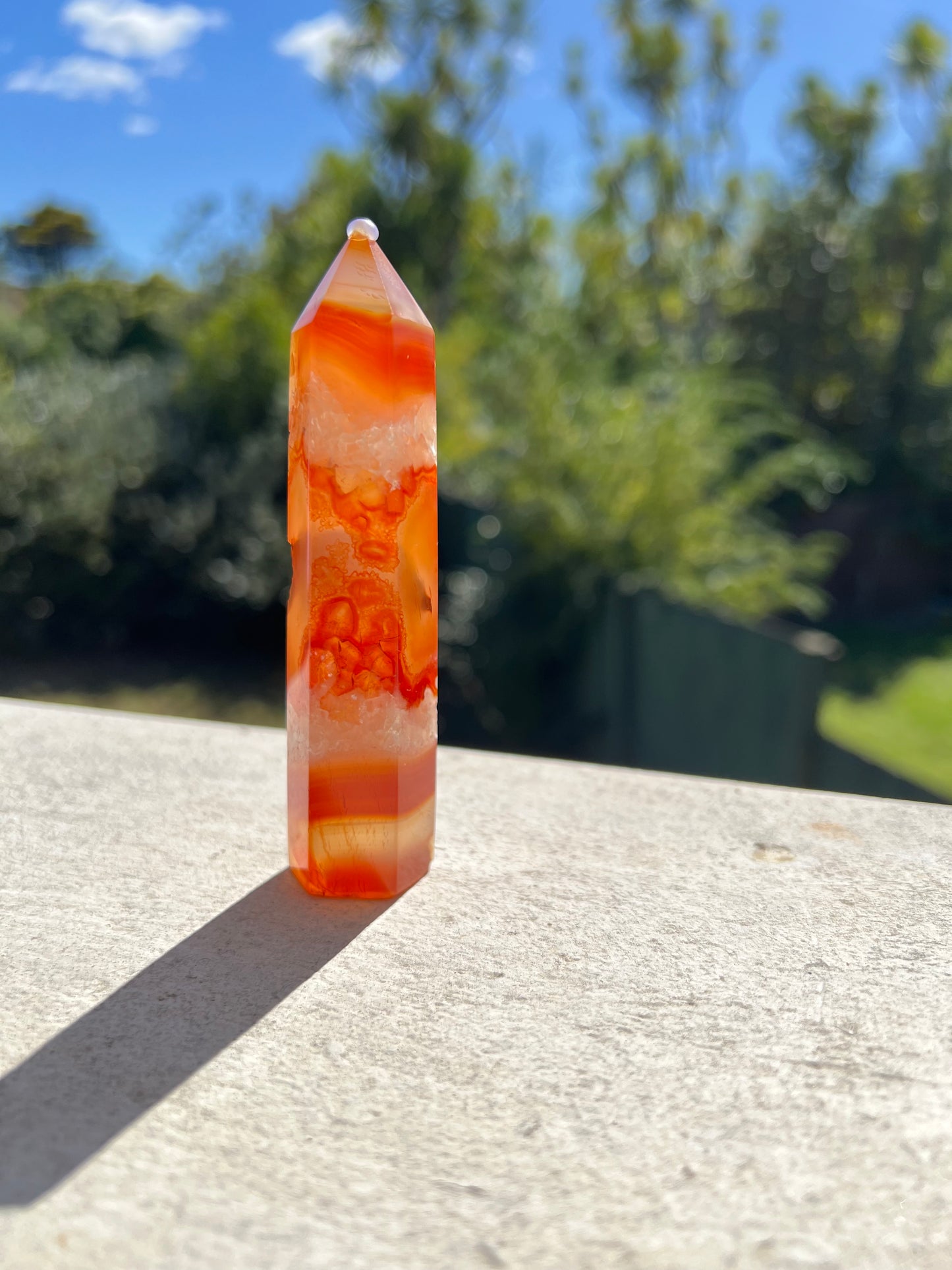 CARNILIAN POINT 96.5G BEAUTIFUL DRUZY AND CRYSTAL FORMATION